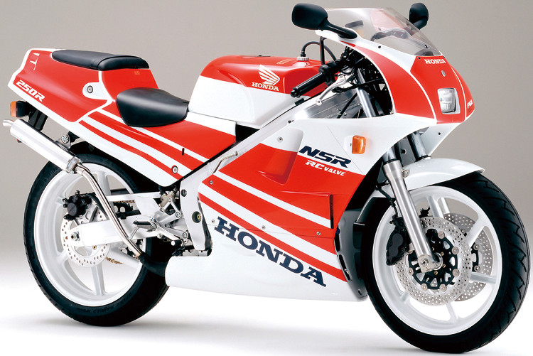 銀テラ 純正アンダーカウル左 MC18 89 NSR250R 昨日上げた'89NSR250R SP 銀テラ のヘルメットが予想以上にご好評