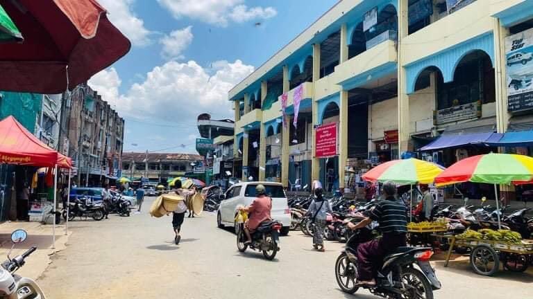 klatpri's tweet photo. Young people in Lashio distributed cartoon leaflets from a market in protest of the military dictatorship this afternoon. #WhatsHappeningInMyanmar #MilkTeaAlliance #May23Coup https://t.co/2Mk23CJfKH