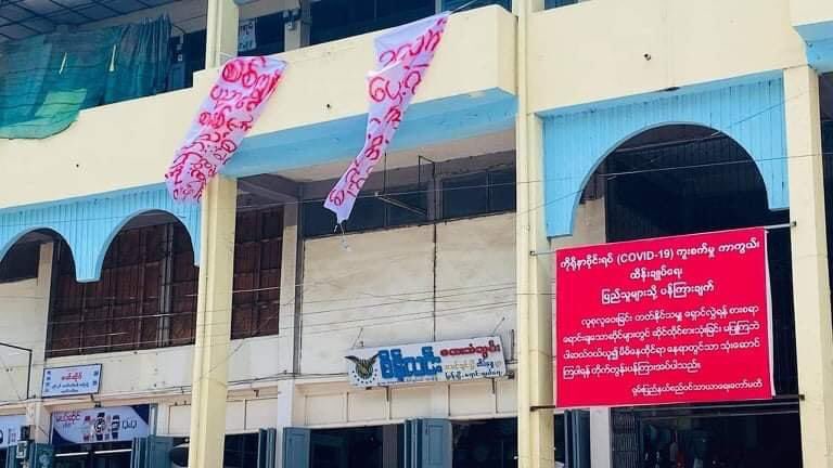 klatpri's tweet photo. Young people in Lashio distributed cartoon leaflets from a market in protest of the military dictatorship this afternoon. #WhatsHappeningInMyanmar #MilkTeaAlliance #May23Coup https://t.co/2Mk23CJfKH