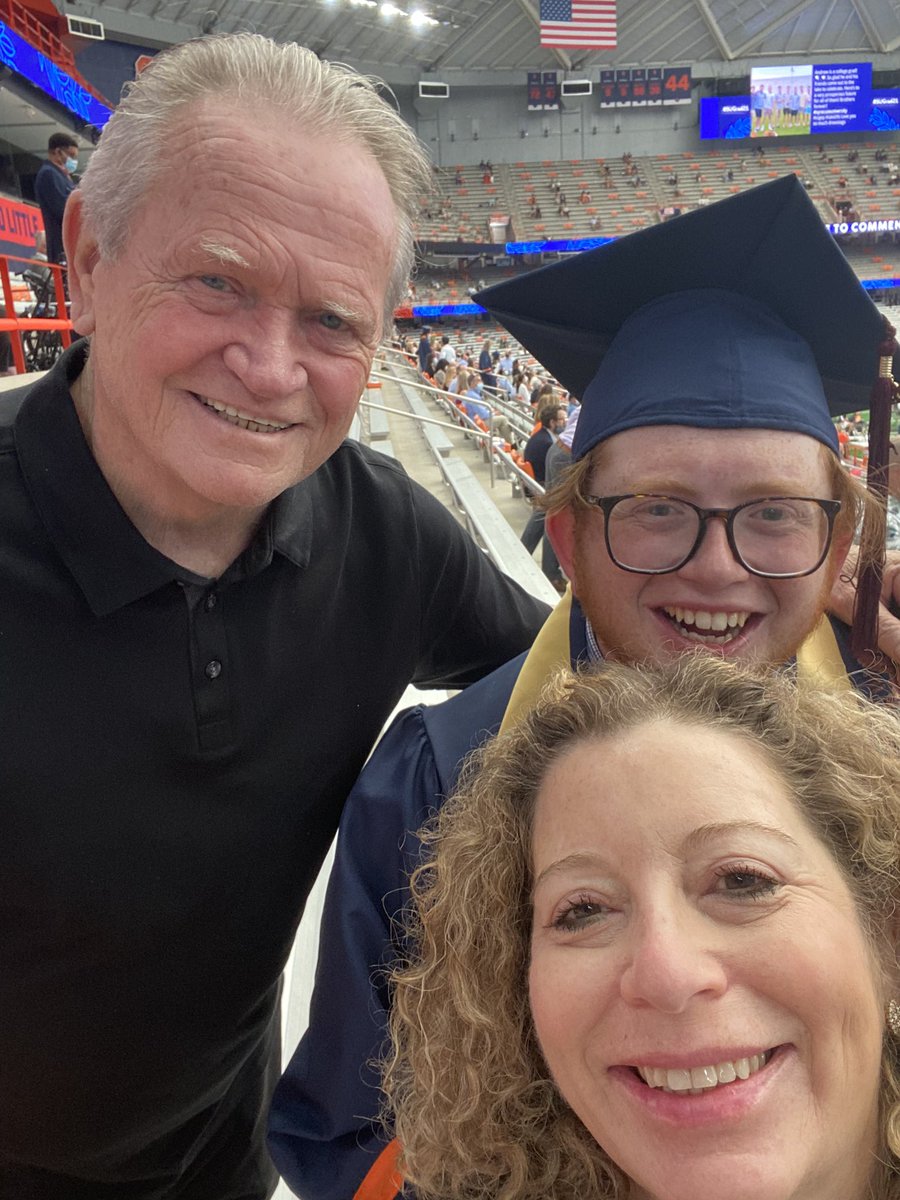 kemp_lois's tweet photo. Great day #Graduation2021 so proud #SUGrad21 https://t.co/7EyuI9HcWO