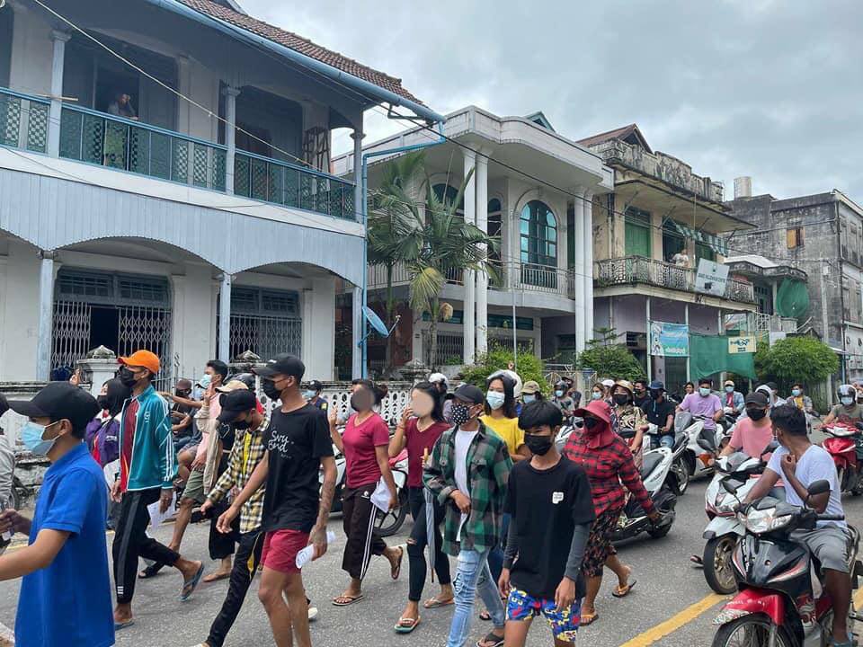 ‘Strike against military dictatorship in the afternoon on May 23 at Dawei’
#May23Coup #WhatsHappeningInMyanmar