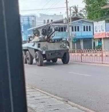 PyaeHei00268887's tweet photo. @cape_diamond Now Military terrorist using tanks, airforce and shooting with heavy weapon on civilian's places. 
#SaveKayah 
#WhatsHappeninglnMyanmar https://t.co/RugQxX2I64