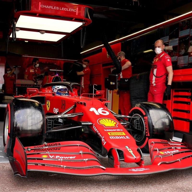 SalvoFerraro95's tweet photo. ELKANN RITIRATI!
SIETE LO SCANDALO DEL CALCIO! MA ANCHE DELLA FERRARI!!!
Non è possibile!! A 4 minuti dall’ingresso in griglia di partenza.
#Elkannout #Scandalo #ScuderiaFerrari #CharlesLeclerc #MonacoGp #F1 
Maledettiiiiiii!!! https://t.co/DEehagKmUA