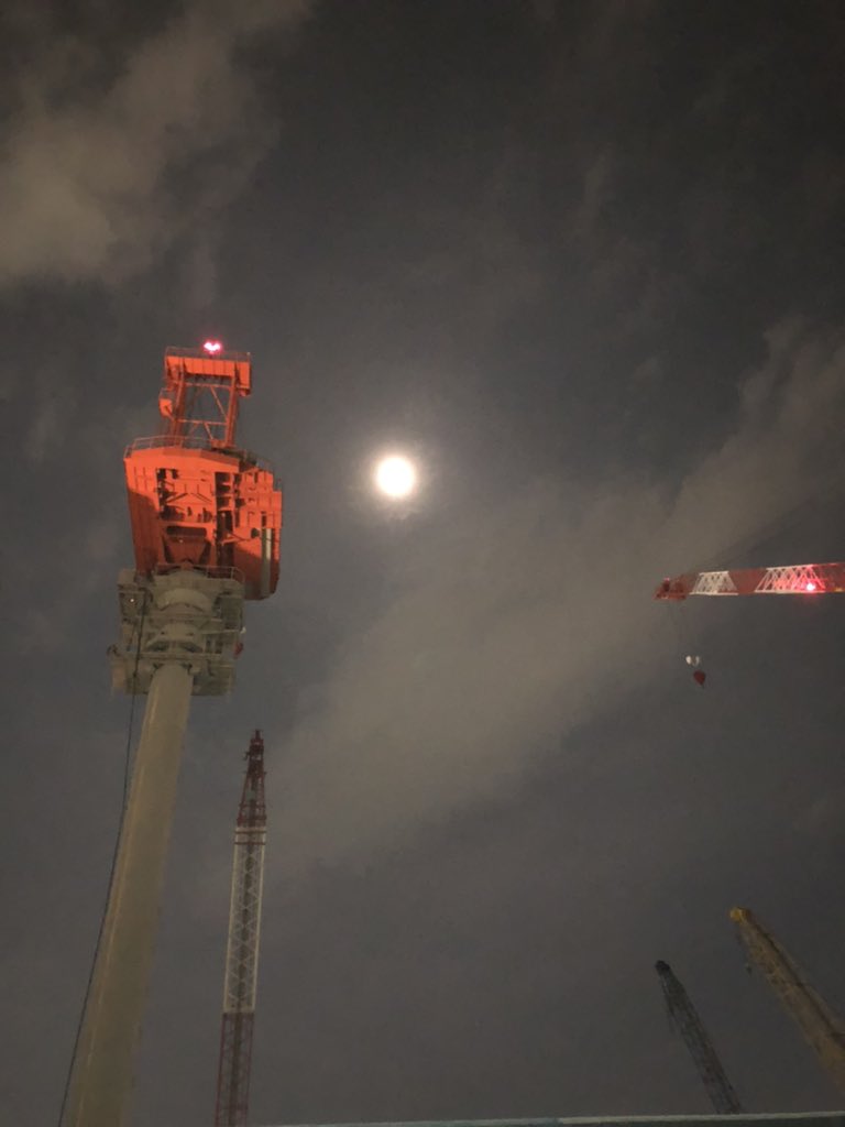 a_mitsuo's tweet photo. 福岡では26日の天体ショーを観るのは難しいみたい。。

#レッドスーパームーン https://t.co/q05YPbjPr4