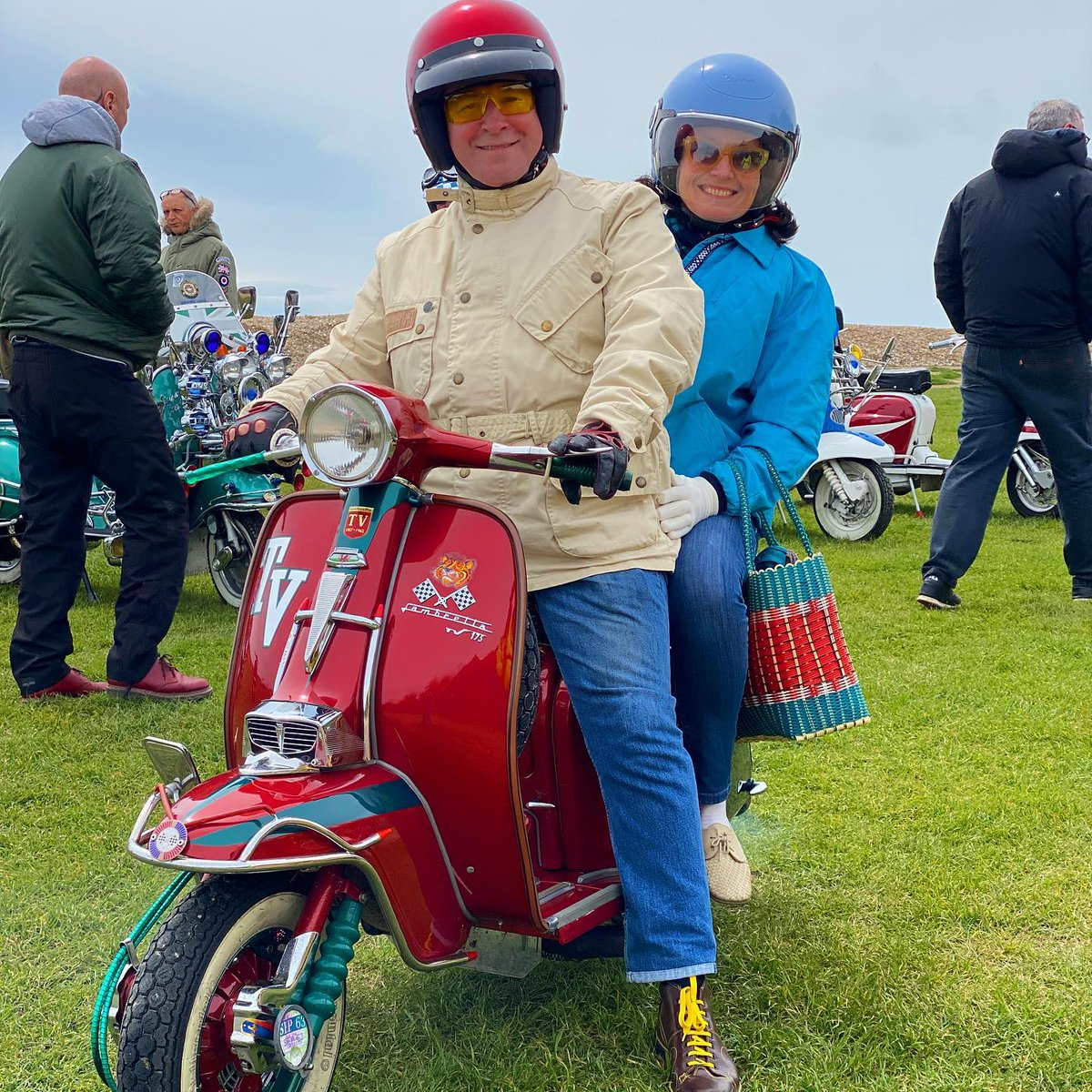 diaryofadetour's tweet photo. Was lovely to see some new faces again on the rideout today, including the lovely ginagiraffe66 and carlgrisley on Carl’s stunning TV. ❤️💚❤️

Lots more pics to come! 

#scooterrideout #climpingbeach #PhoenixScooterClub 
 #lambretta #LambrettaGram #lambrettas #innocenti #Ridd https://t.co/cC1gAxT7Gg