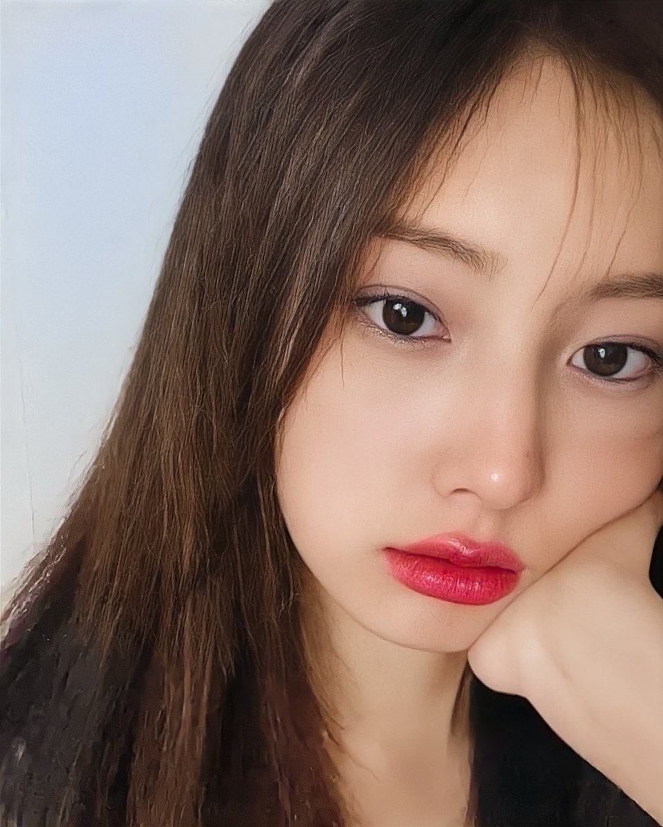 hyemhyene's tweet photo. Cherry lips, sparkling eyes and everything so beautiful in between. What a great time to spend the entire night with myself. 🤍 https://t.co/cHQIlOocOb