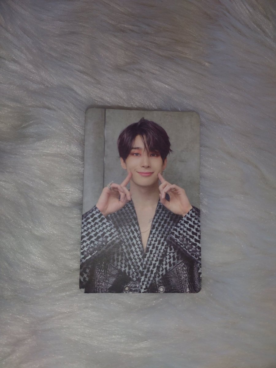 iiridescentstar's tweet photo. โผ #IRDSC 4th Weekend Sale โผ
#HSW AR PC
๐ท Php 200
โ Ready to ship
โ 1 week reservation
๐ Comment mine โ https://t.co/1pJ7BJia7j