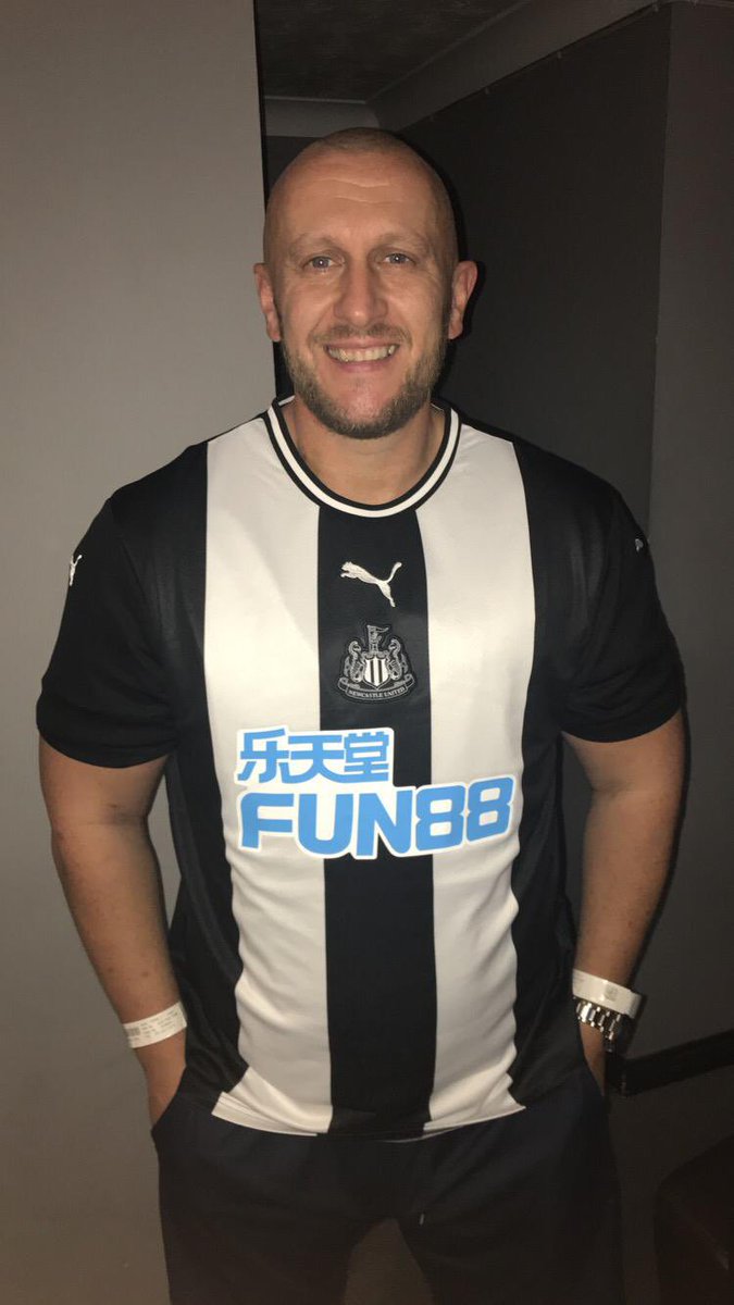What a decent weekend of football my <a href="/stortfordswifts/">Bishops Stortford Swifts Football Club</a> Res win 10-0 Saturday my <a href="/HarlowLadies/">Harlow Town Ladies FC</a> win 6-1 and the Toon <a href="/NUFC/">Newcastle United</a> win 2-0 #happygaffa 🍾🍻 <a href="/EwanRockell/">Ewan Rockell</a> <a href="/AmyNash011/">Amy Nash</a> <a href="/GeorgiaBoxMusic/">Georgia Box</a> <a href="/JoePerrett/">Joe Perrett</a>