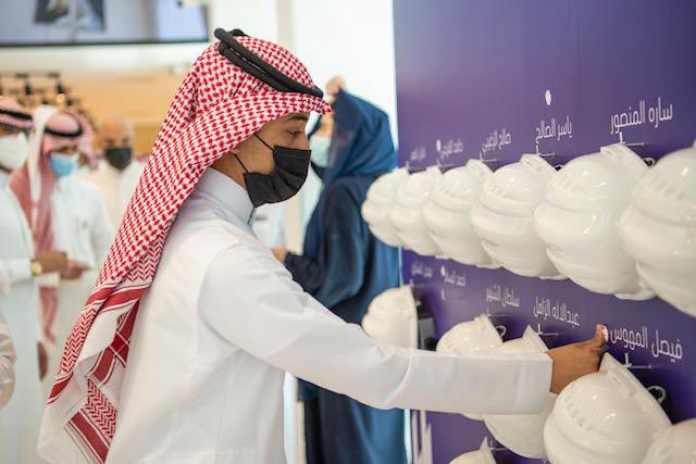 majedhogail's tweet photo. استمراراً للجهود المبذولة للاستثمار في الطاقات الشابة؛ سعدت اليوم بإطلاق #برنامج_واعد أحد برامج الشركة الوطنية للإسكان @SaudiNHC والذي يسعى لتأهيل المتميزين من أبنائنا وبناتنا لسوق العمل بالتعاون مع شركائنا من المطورين العقاريين، لتستمر مسيرة البناء وفق #رؤية_المملكة_2030. https://t.co/ItE0jVFEgn