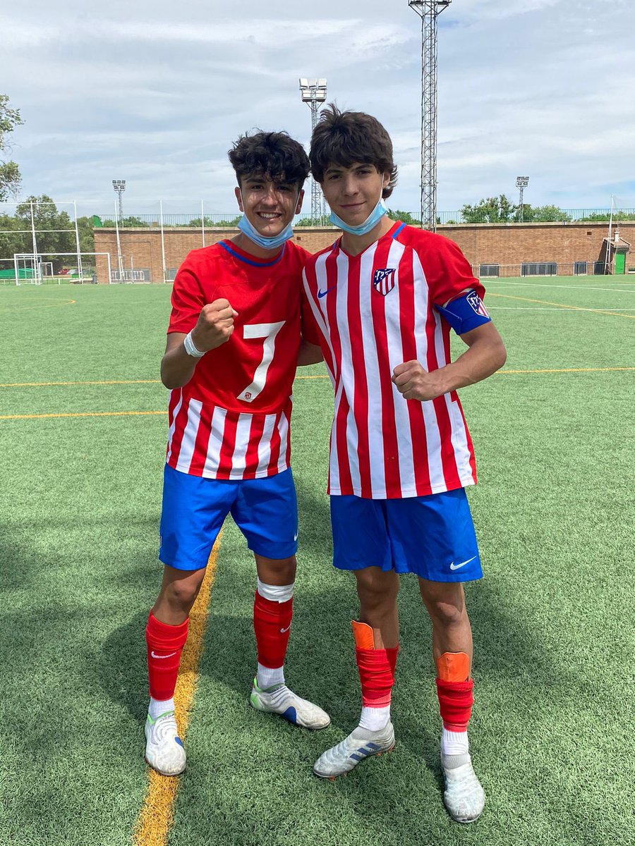 _EliteAgency's tweet photo. 🏆 CAMPEONES DE LIGA 🏆 

Nuestro Pablo Pozos, capitán del @AtletiAcademia, se proclama campeón de Liga. 

¡Enhorabuena! https://t.co/b3eJ7bU863