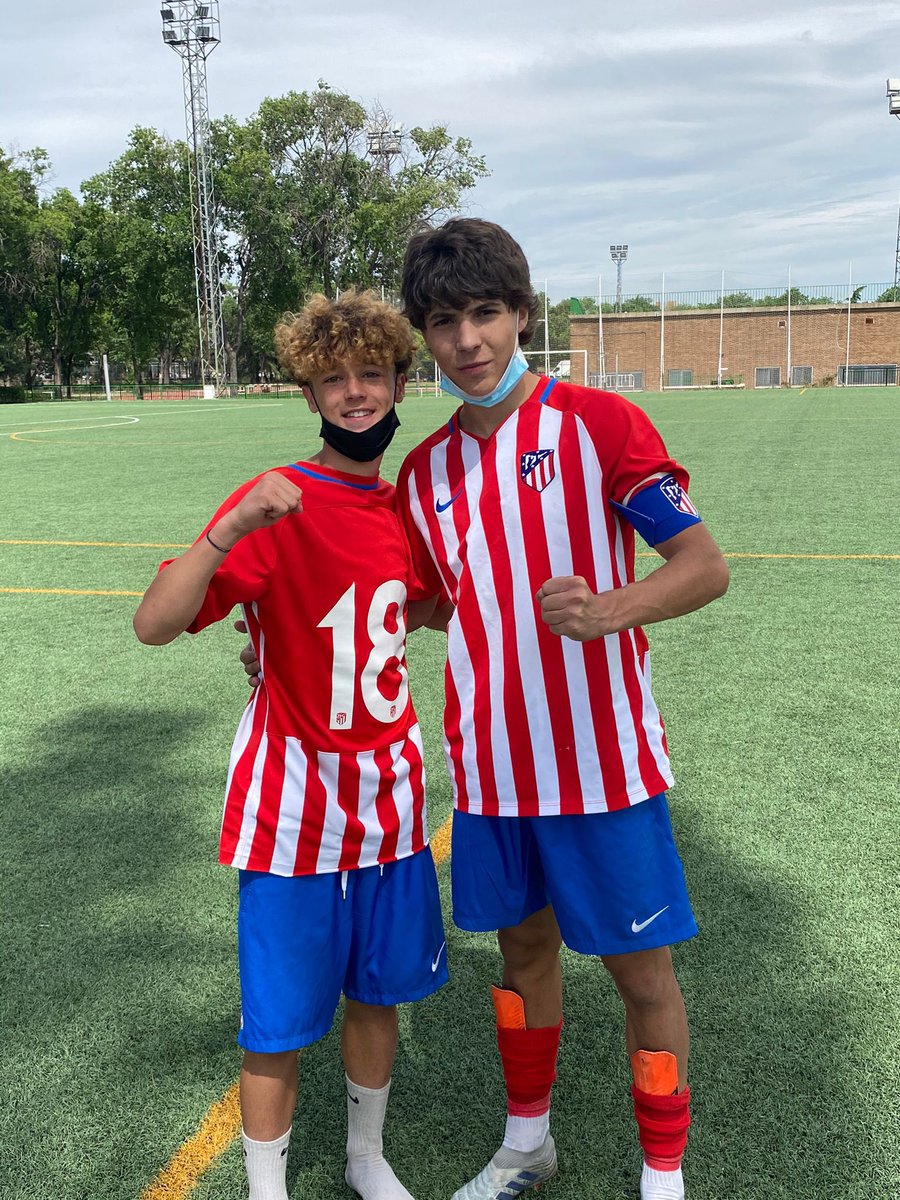 _EliteAgency's tweet photo. 🏆 CAMPEONES DE LIGA 🏆 

Nuestro Pablo Pozos, capitán del @AtletiAcademia, se proclama campeón de Liga. 

¡Enhorabuena! https://t.co/b3eJ7bU863