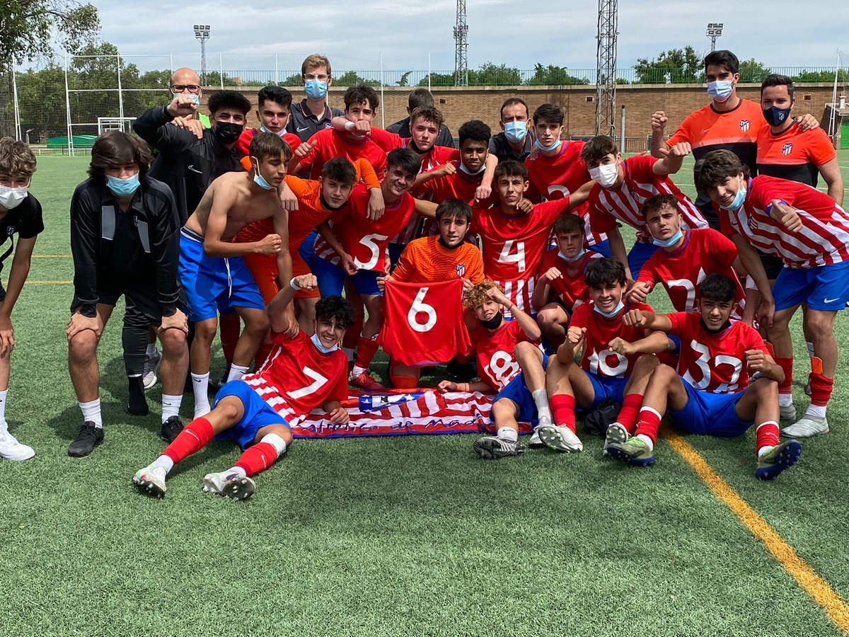 _EliteAgency's tweet photo. 🏆 CAMPEONES DE LIGA 🏆 

Nuestro Pablo Pozos, capitán del @AtletiAcademia, se proclama campeón de Liga. 

¡Enhorabuena! https://t.co/b3eJ7bU863