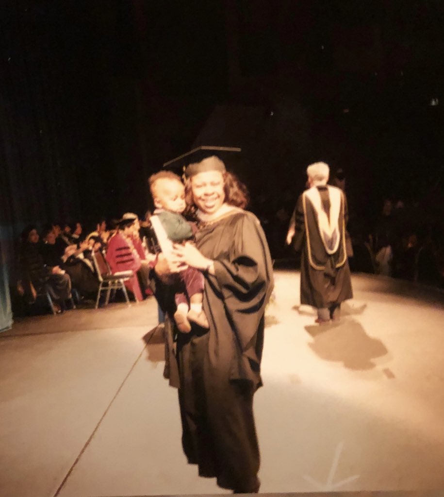 VELLLL's tweet image. How it started vs. How it’s Going

26 years ago my mom carried me across the stage as she graduated from @UCBerkeley 

26 years later I was blessed enough to walk across the same stage as a @BerkeleyLaw graduate 🙏🏾