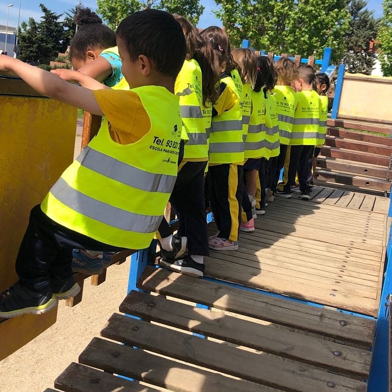 Els petits de l'escola han fet la seva primera sortida de tot el dia. #escolaramoncastelltort #igualada #amparc