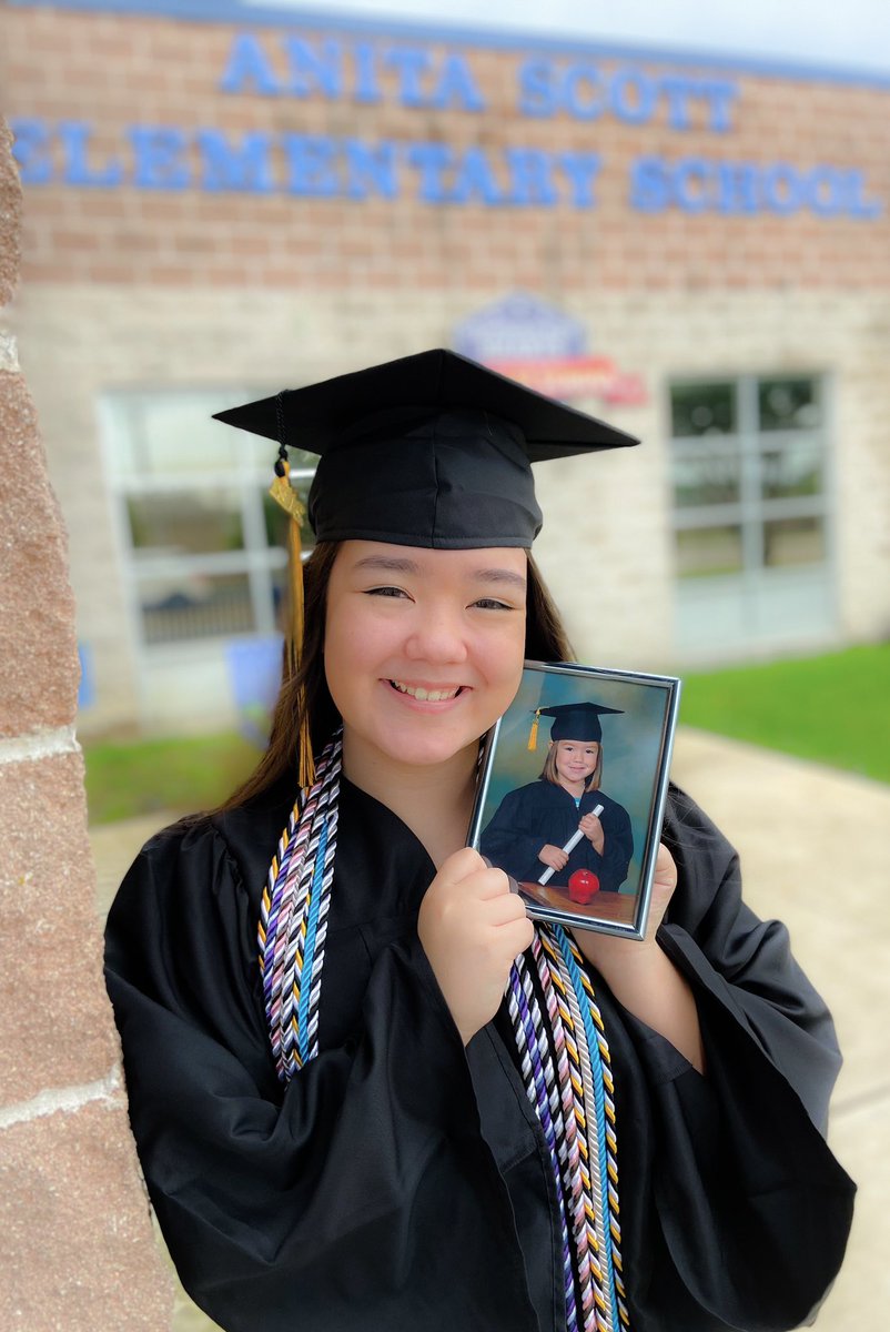 hhh_ComputerLab's tweet image. She started at @scottelementary and finished an extraordinary young lady. Thank you #RCISD for this wonderful journey!