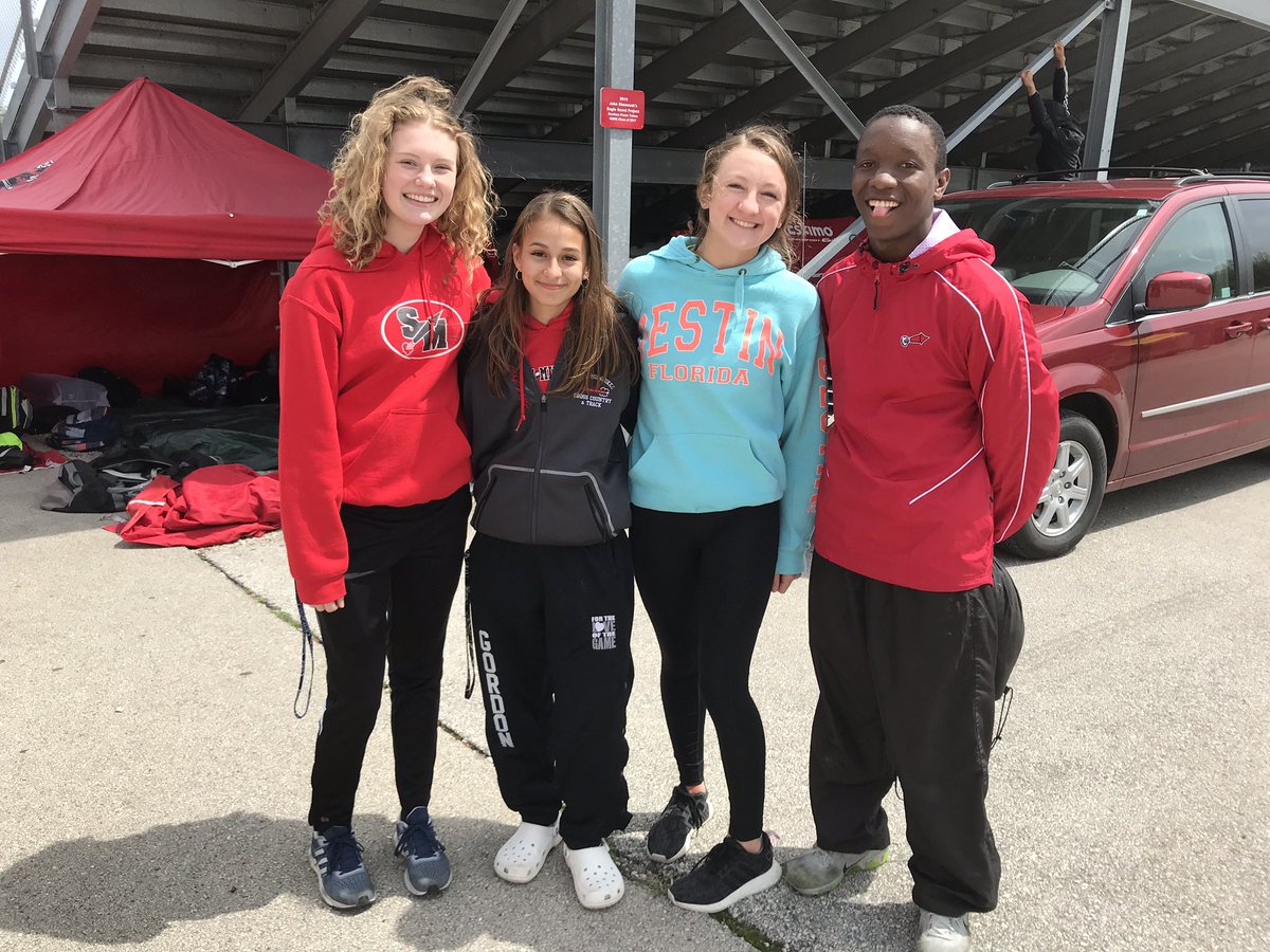 anteudovicic's tweet photo. SM Rocket Track & Field is back in action at home on May 25th for our 4th straight Tuesday boys & girls home quad! Here are a couple of #smrocketthrowback photos of our awesome track athletes! ๐๐๐ปโโ๏ธ๐๐
#gorockets #smway https://t.co/B9rWHyITtq