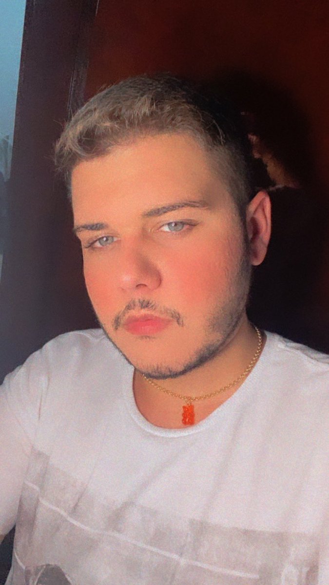 andre_marim's tweet photo. ❤️🔥 #SexualizandoLGBTQ https://t.co/rfHnMJaWjx