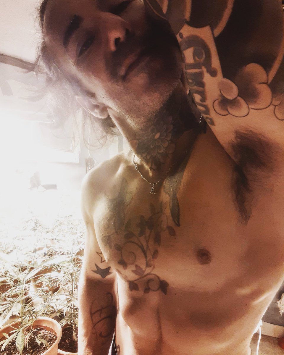 Bastiancaba's tweet photo. Domingo...
#cuerposdiversos #transbuenosaires #gaybuenosaires
#varonestrans #hombrestransargentina #gaymen #malegaymodel
#hombrestransgenero #gaycaba #gayargentina #malelonghairstyle #eroticmalephotography #eroticmalemodel ##transboyslover #maleathletes #malephotography https://t.co/CBRzKIwqbz