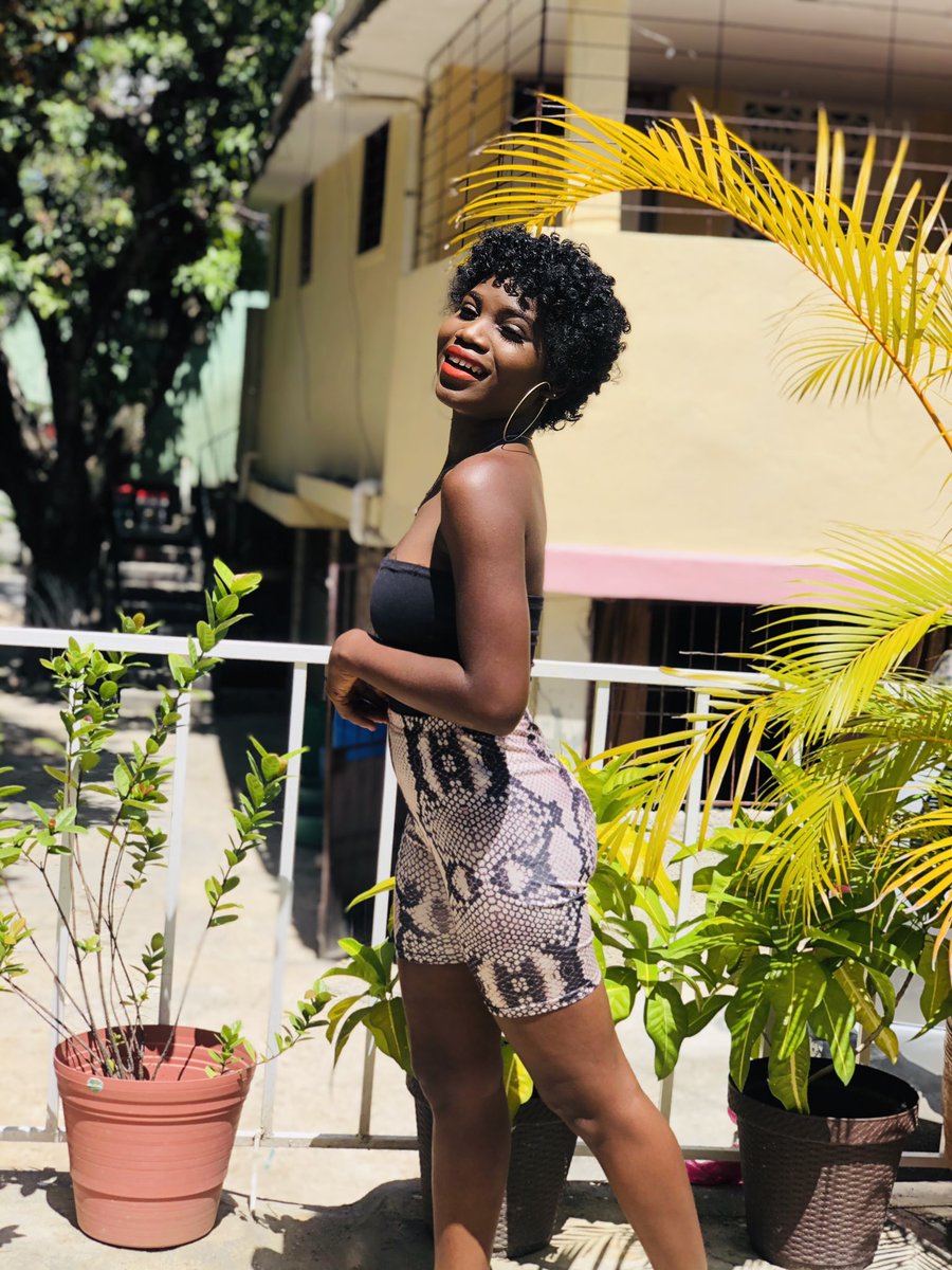 SungeeeM's tweet photo. sometimes you don’t need a reason to be happy, you just need to be the reason for happiness
Hair @uptodatebeautysalon
#sundjee
#HappySunday
Sun🖤🦋 https://t.co/zLhklafp76