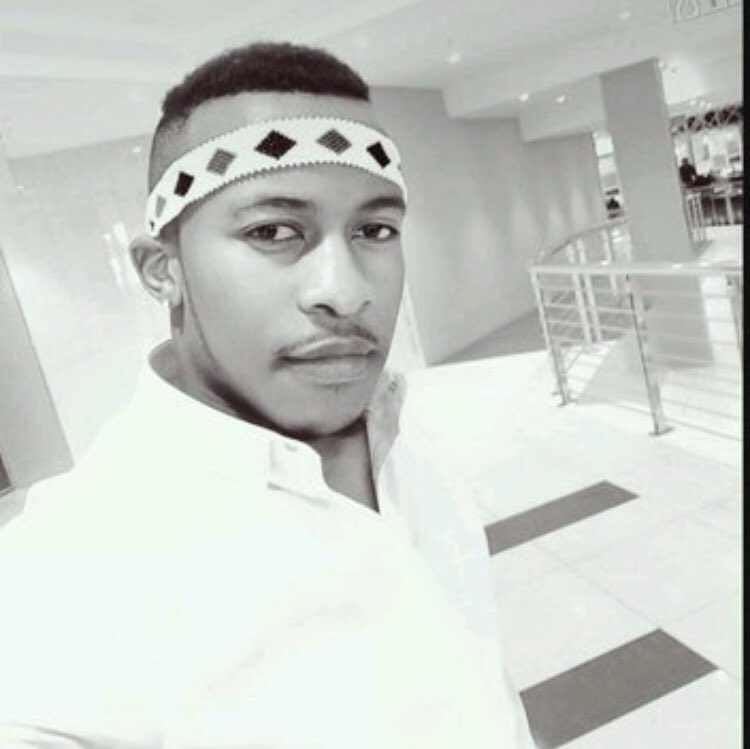 WokeMakoti's tweet photo. @Ljay104 @MrHandsome_ZA The only pic we care about today... the REAL Mr Handsome in real life.... @ChrisExcel102 😋 https://t.co/Nxv7ZiSz9n