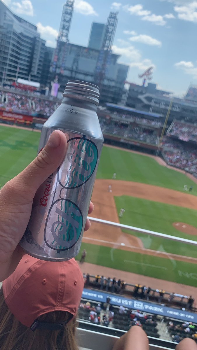 DiggsGriffin's tweet photo. Made to chill. #GoBravos @barstoolsports https://t.co/1z8iEMR5nQ