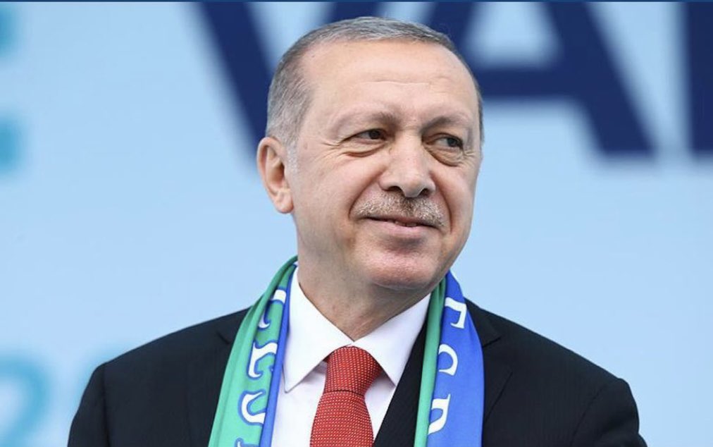 ishakalim's tweet photo. Nerede mazluma zulmeden bir zalim varsa onun karşısında duran tüm mazlumların lideri Cumhurbaşkanımız #ErdoğanlaBirlikteyiz https://t.co/68I5SLM1jd