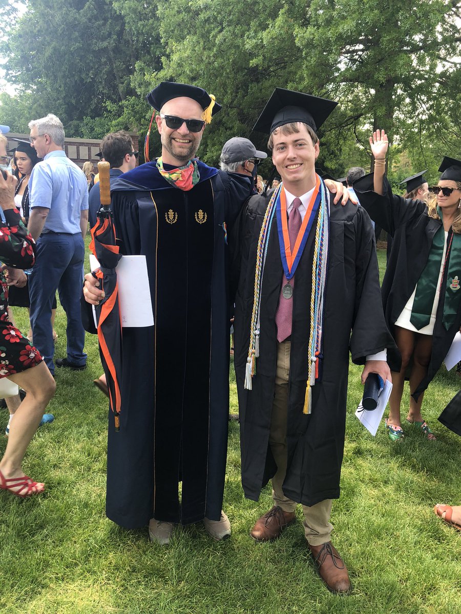MartineBotany's tweet photo. Three labbers graduated today! Great job @Jon_D_Hayes Heather Wetreich and @JeffAHeim! Look at ‘em go, @T_Marie_Wms @angelajmcd! #iamabotanist #rayBucknell #bucknell2021 #VAXXED https://t.co/kSzjizsw0A