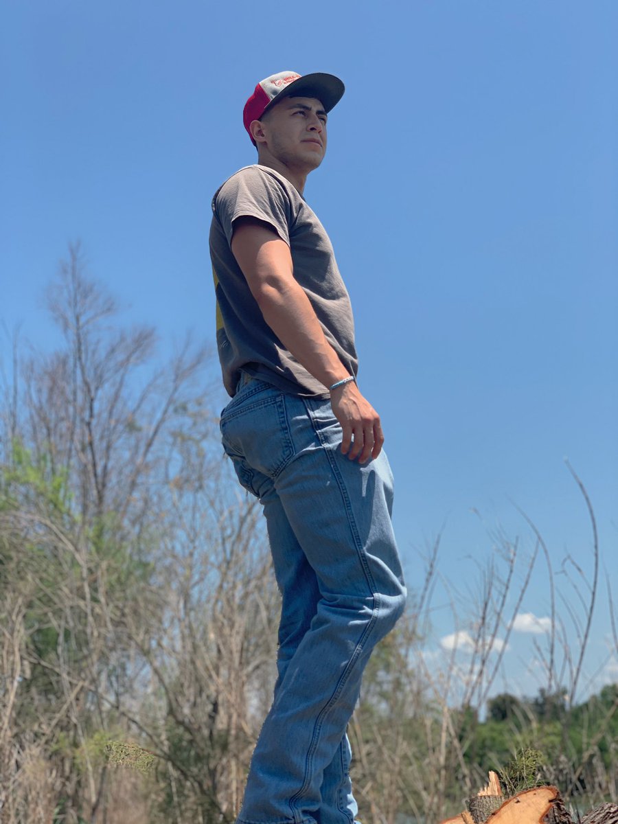 angelram__'s tweet photo. lil yeehaw sometimes https://t.co/D9BfL8ajYV