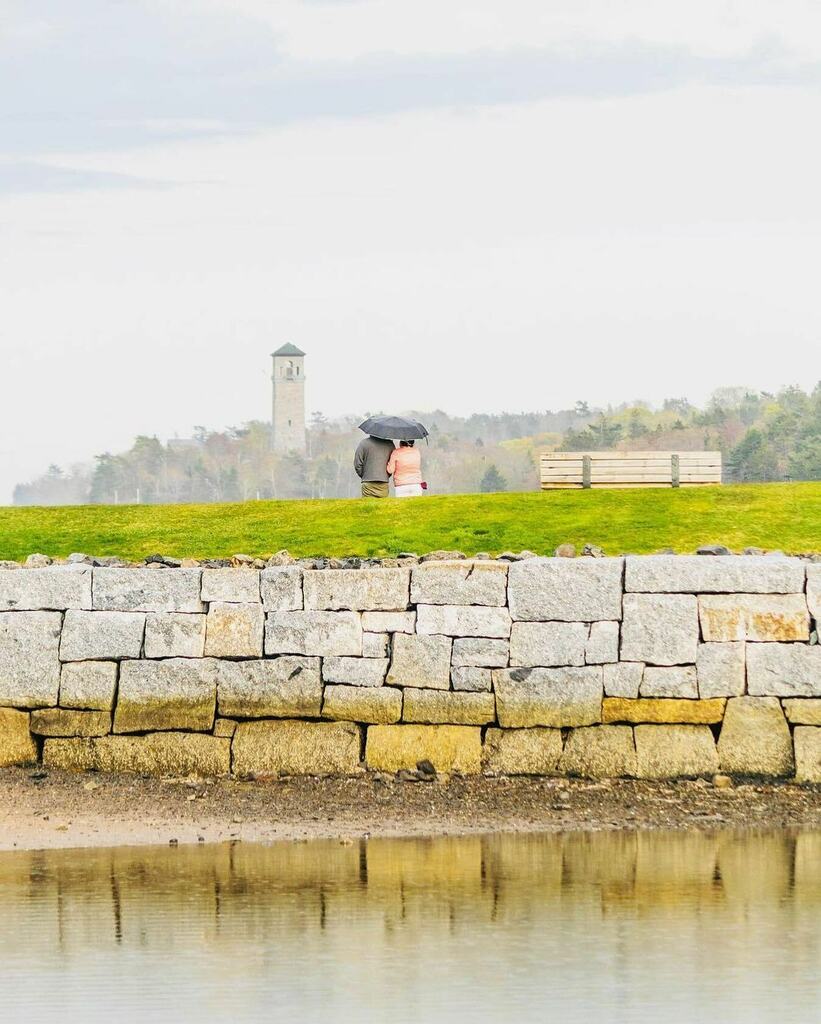 halifaxnoise's tweet photo. From @adelenatalieb β
Picturesque Promenade π
.
A simple yet sweet moment of a couple gazing out to the water in the rain. Times like this, I feel privileged to witness and capture inspiring human interactions.
.
#horseshoepark #dingletower #northwestarm https://t.co/9lGH6lBvLW https://t.co/pFZl2yUDlk