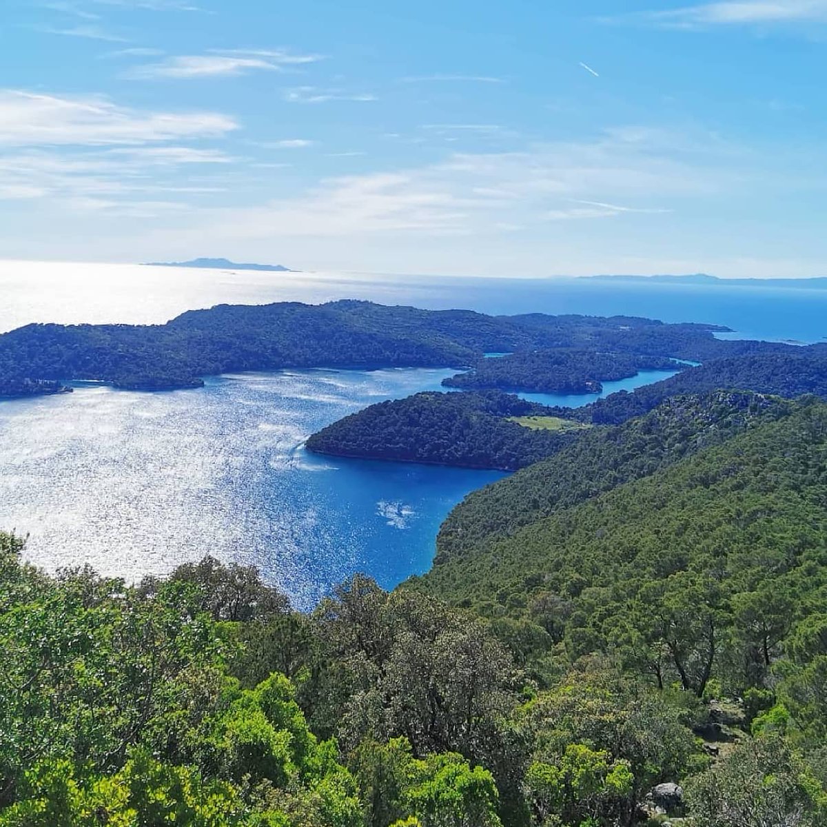 AdriaticChange's tweet photo. From its pristine panoramas, secluded coves and translucent seas Mljet feels like the spirits have aligned to bring perfection.
Whether you just want a weekend-break to top up your batteries or a month to go for the full-charge, #Mljet would be right choice 
#croatia @TZMljet https://t.co/7AxEQdI8Bd
