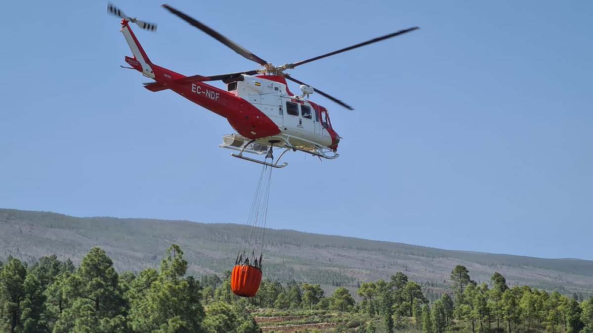 En los trabajos de extinción del #IFArico, los helicópteros 🚁 han realizado durante estos días un total de 1012 descargas y los hidroaviones 🛩️ 87.