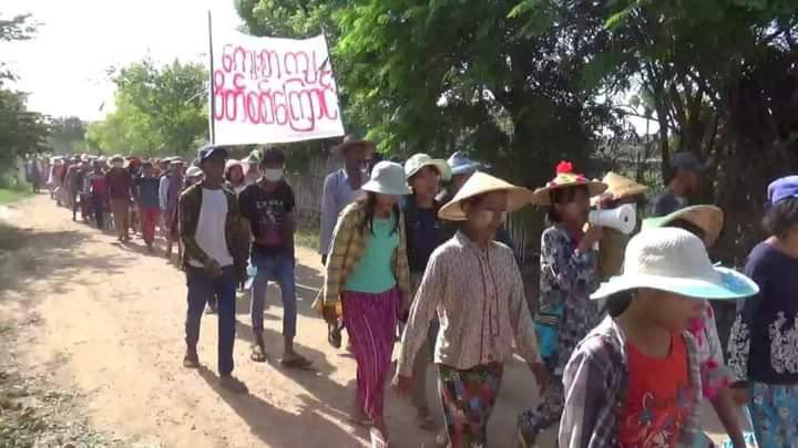The townships of Yin Mar Pin and #Salingyi grouped together to protest and chant anti-military dictatorship slogans.  #May23Coup #WhatsHappeningInMyanmar https://t.co/0bPmZZJ73k