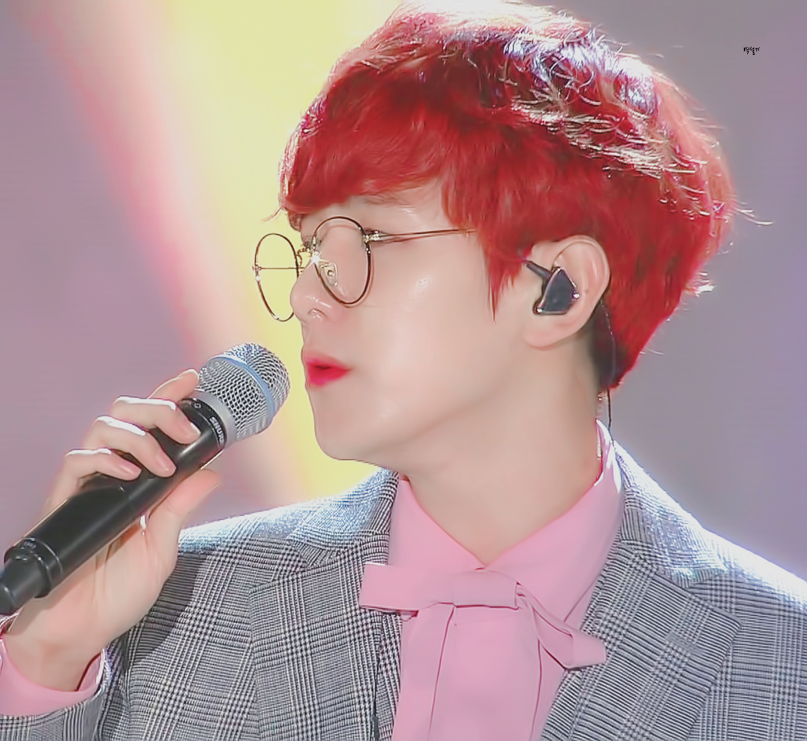 Biribingbing's tweet photo. #BAEKHYUN #백현 

https://t.co/dfH9YpKRBO
https://t.co/ovBm5QZZ8r https://t.co/pJ01KXeMqd