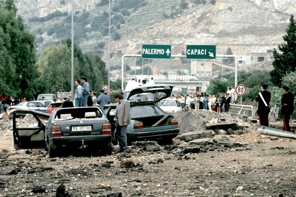 Più nessuno che abbia un minimo di serietà potrebbe permettersi di ignorare o semplicemente sottovalutare la diffusione del fenomeno criminale grazie all'impegno lungimirante di un magistrato fuori dal tempo . 

Il 23 Maggio 1992 è il coraggio di ogni giorno .

#stragediCapaci
