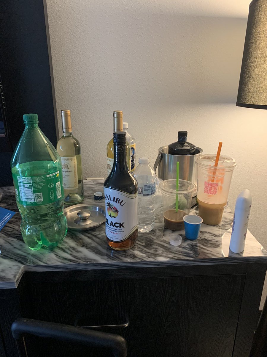 camcamrivers's tweet photo. This is “the girls are getting ready” https://t.co/fHzNKzE1ou