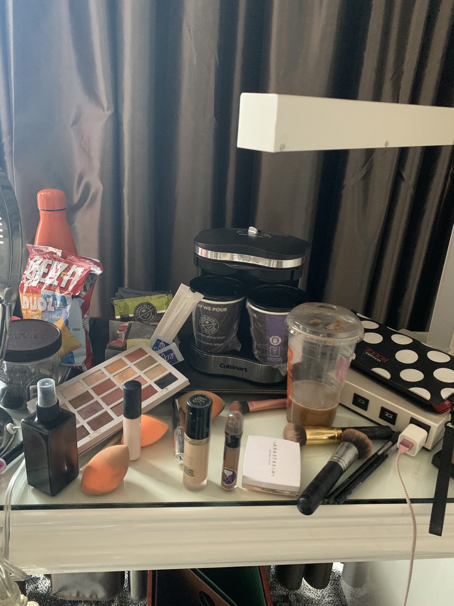 camcamrivers's tweet photo. This is “the girls are getting ready” https://t.co/fHzNKzE1ou