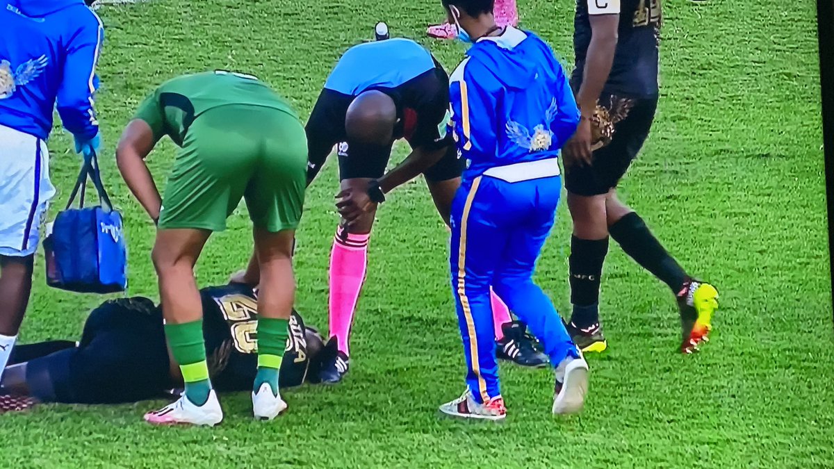 arsenear's tweet photo. Where in the world have you seen a physio rocking a Gucci sneaker during a game???

Royal AM coming to set the PSL alight with levels 😂🤣😂 https://t.co/Mxpr8vM61V