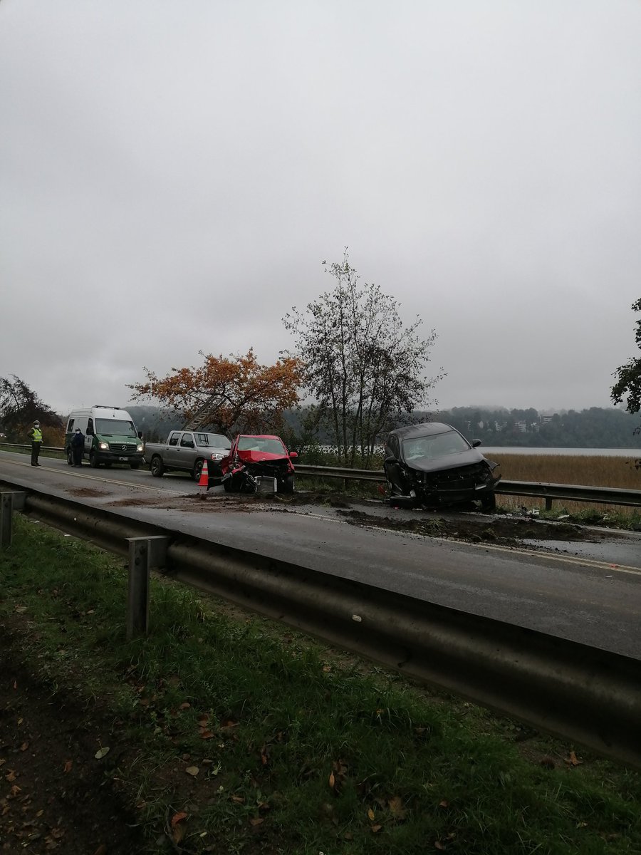 LordcompV's tweet photo. Choque frontal. Entrada puente cruces, valdivia https://t.co/27nqn3PdTV