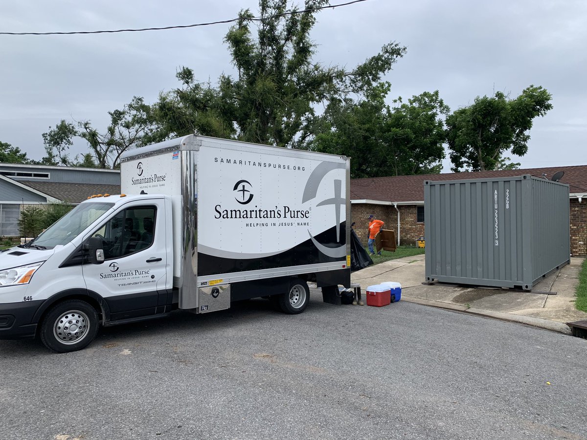 Franklin_Graham's tweet photo. Our @SamaritansPurse volunteers &amp; staff &amp; @BGEA Rapid Response Team chaplains are once again helping storm victims in Lake Charles, LA, where heavy rains caused severe flooding this week. Pray for this hurting community, as they rebuild following yet another disaster. https://t.co/AtuakBSQ5L