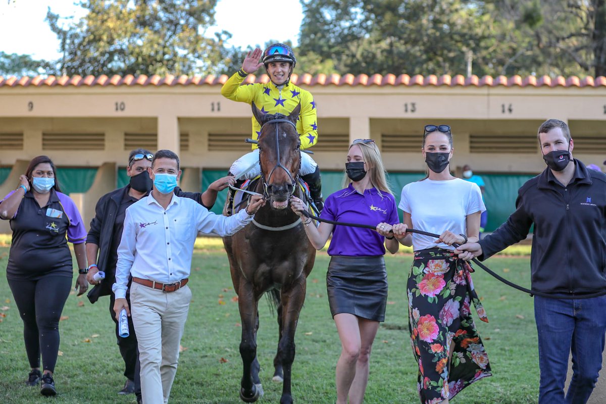 214 - Spydas Corner won an impressive race at Hollywoodbets Scottsville despite carrying a big mass of 60.5kgs 🤩 He has now won five times from just ten starts 🏇

Well done to trainer Duncan Howells and jockey Keagan de Melo as well as the breeders, Rathmor Stud😀