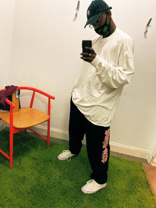 Baggy clothes> https://t.co/Q9xzL255JD