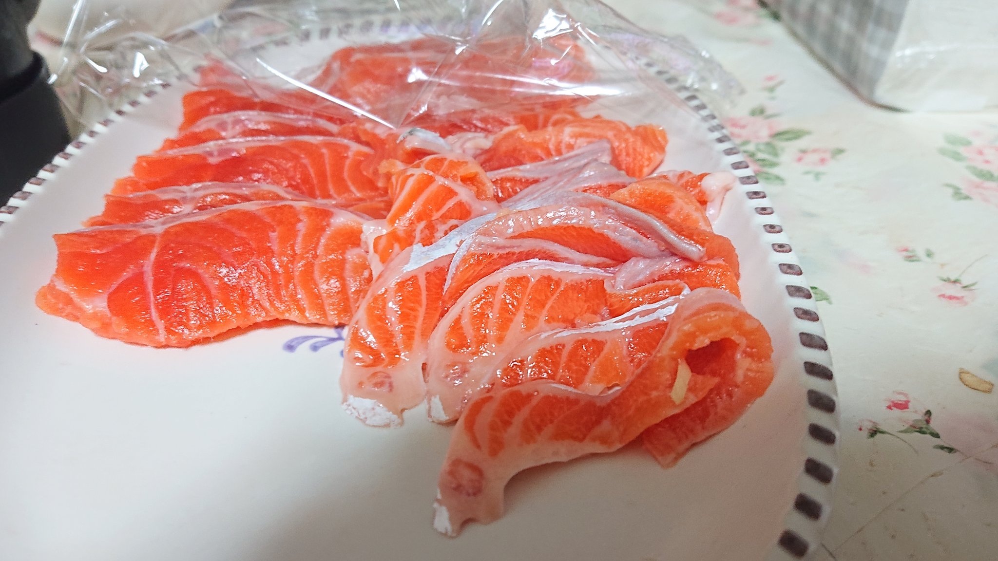 夕ソヤオ A Twitter 川で釣った魚美味しかったランキング サクラマスの炙り刺身 ロックトラウトの刺身 イワナの燻製茶漬け イトウのイクラ カットスロートの塩焼きも美味しかった思い出 オショロコマのちゃんちゃん焼きは微妙だった T Co k9sfr4