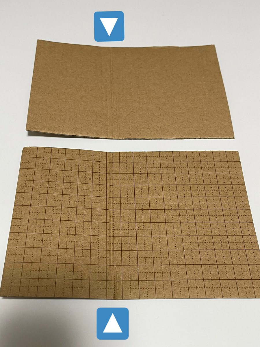 今日届いたブロマイド 薄めのダンボールシートで両面補強してくれてたけど 目方向が同じ向きだったから折れて届いた 知ってる方多いと思いますが ダンボールは目方向に沿って簡単に折れやすいので 目方向が互い違いになるように両面補強するとだいぶ強くなります 今日届いたブロマイド 薄めのダンボールシートで両面補強してくれてたけど 目方向が同じ向きだったから折れて届いた 知ってる方多いと思いますが ダンボールは目方向に沿って簡単に折れやすいので 目方向が互い違いになるように両面補強するとだいぶ強くなります