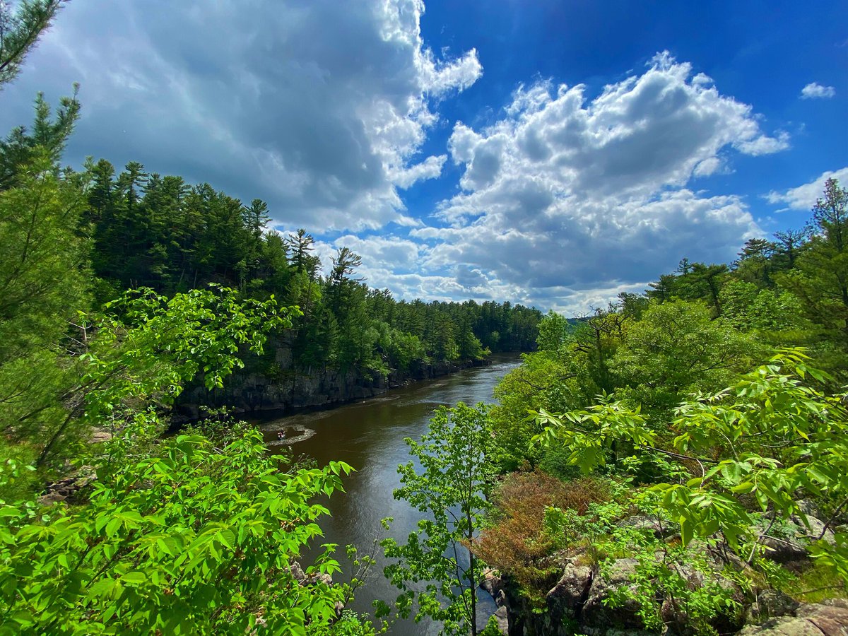 joefaheymusic's tweet photo. #taylorsfalls #minnesota #wisconsin #stcroixriver #interstatestatepark https://t.co/qNB6keLKIm