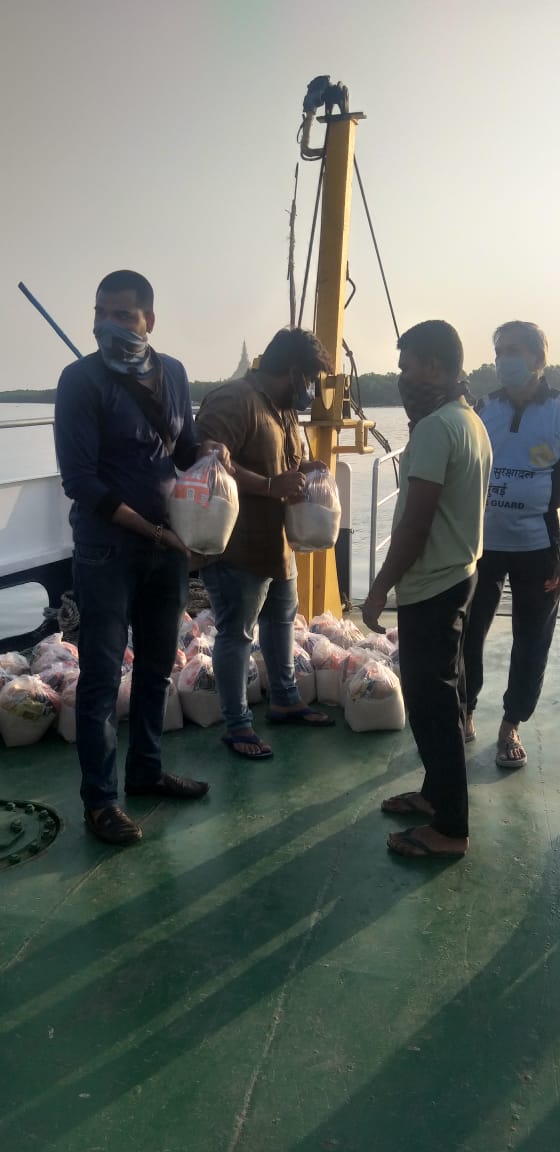 RohanBh92905481's tweet photo. Food grains distribution to the people who are suffering due to this pandemic and thank you to the one's who supported me for doing this work  and team work can make everything possible 🙏🙏 https://t.co/BjH91Glr8i