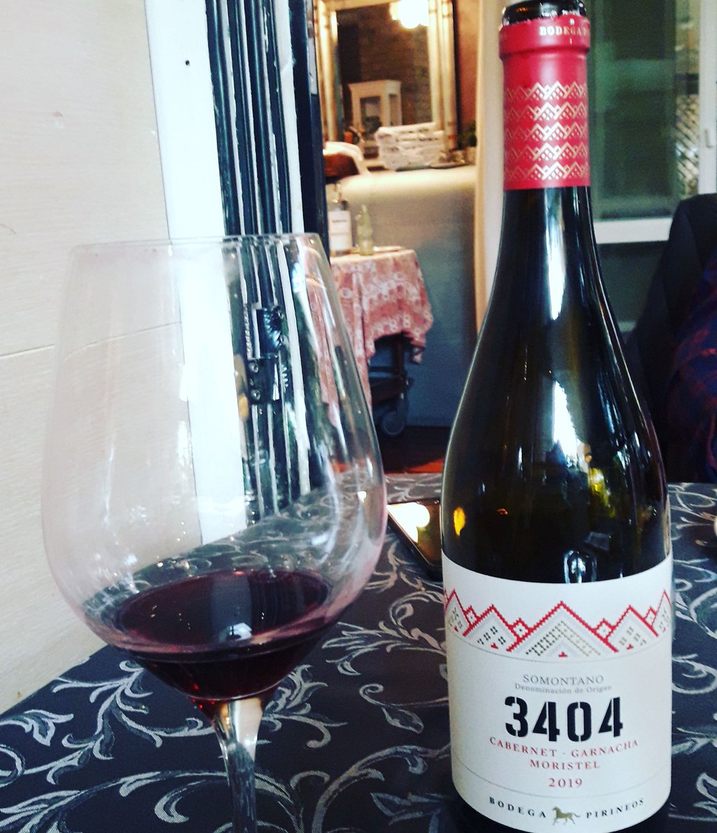 PeribanezSancho's tweet photo. No hay nada mejor que celebrar un domingo.....
#Carrillera 
#CarrillerasconSalsadeCastañas 😍😀
#FindeDeRelax https://t.co/Bys1xJgJVu