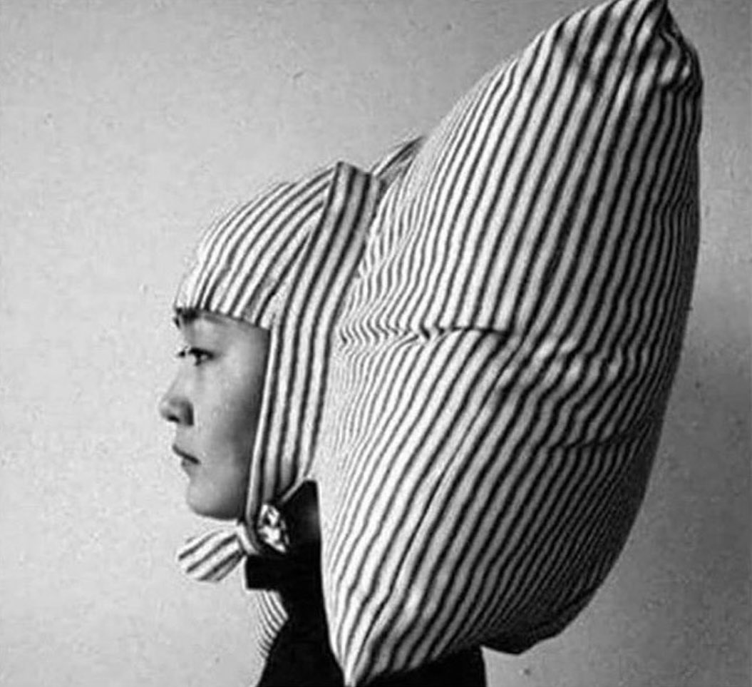 LadyInDating's tweet image. Dress for the job you want.