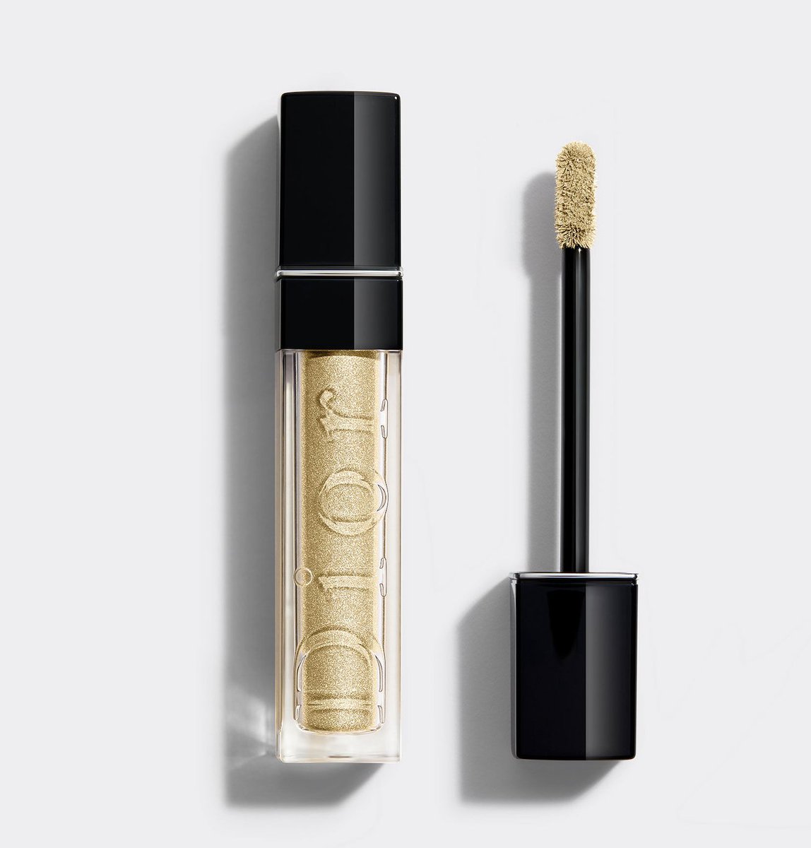 I'm giving away this collector Diorshow Liquid Mono in shade "gold twinkle". It's an eyeliner-eyeshadow that promises long-lasting hold &amp; remarkable lightness. To enter, RT &amp; follow <a href="/davelackie/">dave lackie</a> (ends 20/07) #win