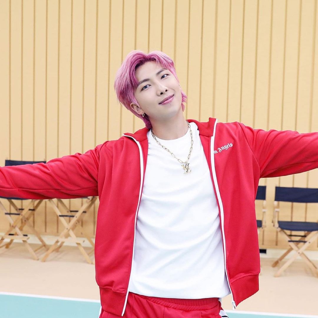 thepicline's tweet photo. #BTS_Butter
#BTSBackWithButter
#bts_butter_comeback
#btsbutter
#BTSARMY
#TEpicline
#EpicLinE
#ParkJimin https://t.co/QlEVlAj3b6