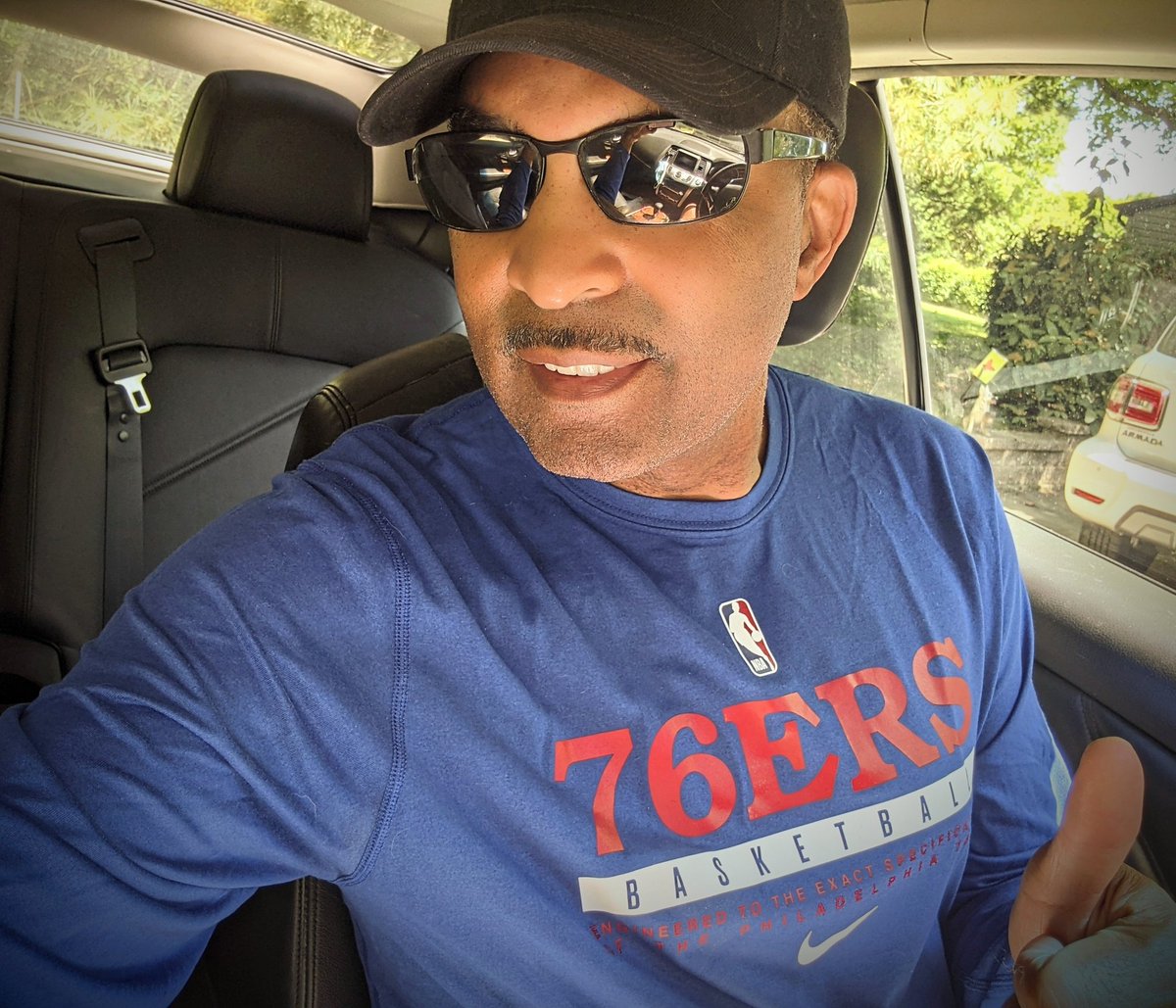 UkeeWashington's tweet photo. Game Day!!!
Let's go @Sixers 🏀
#HereTheyCome 
See ya this week! @CBSPhilly https://t.co/dQi3wXDWpe